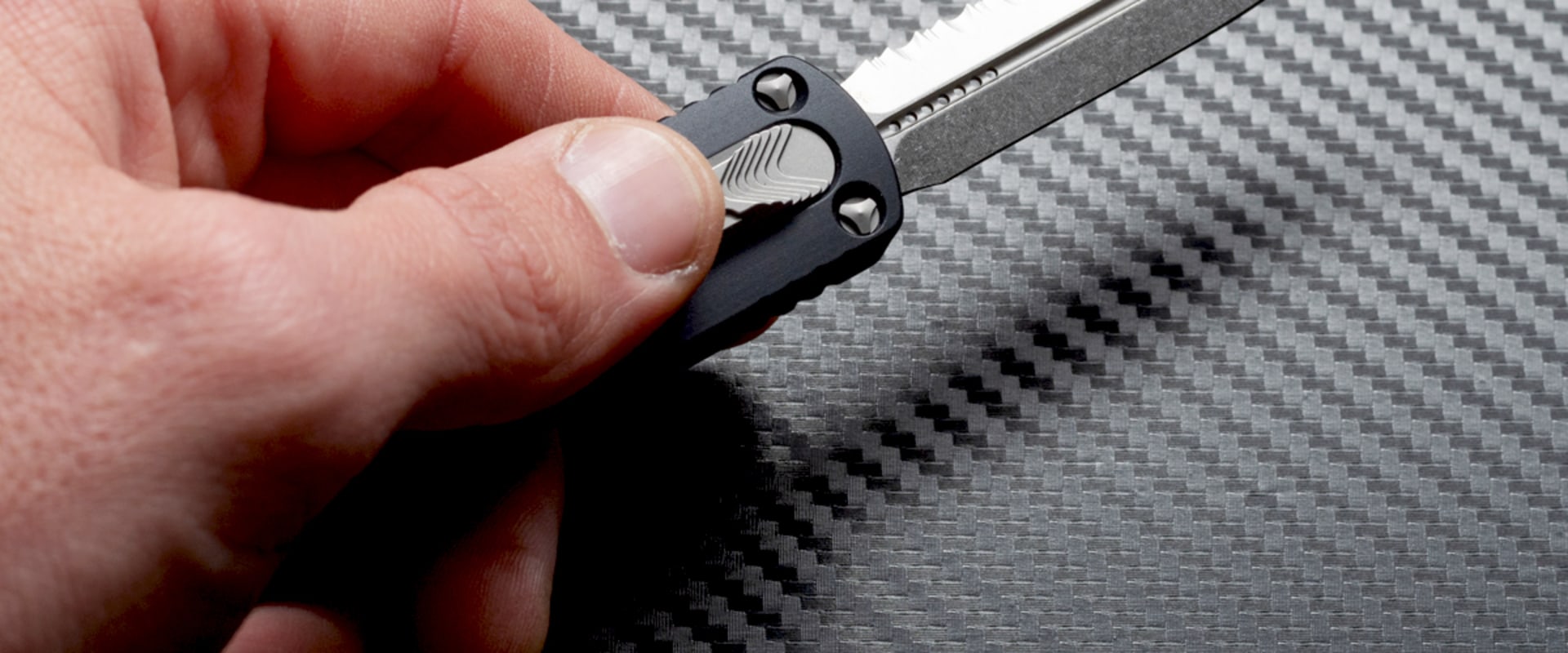 Can a Civilian Legally Buy an Automatic Knife Online?